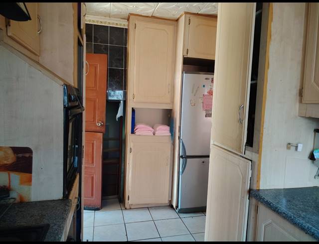 3 BEDROOM HOUSE FOR SALE IN GEELHOUTPARK